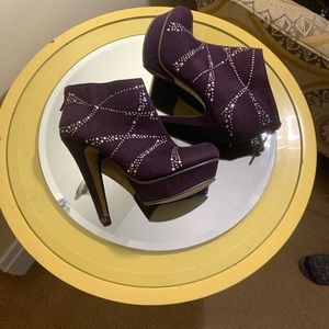 Micheal Antonio ankle booties